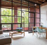 Warehouse Apartment with Balcony in Trendy Area - Local Tourism