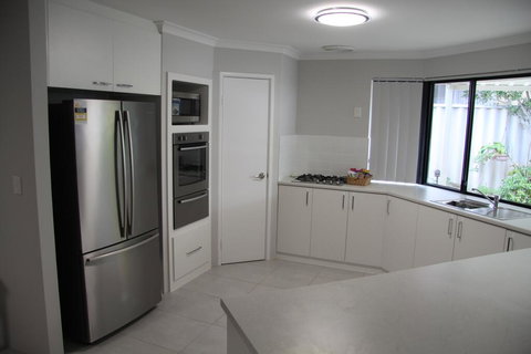 Warnbro Beach Family Accommodation - Australia Shopping 1