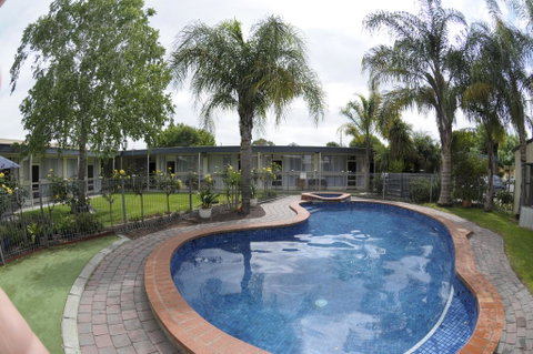 Warrina Motor Inn - Bed n Breakfasts 0