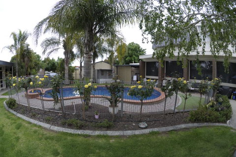 Warrina Motor Inn - Bed n Breakfasts 3