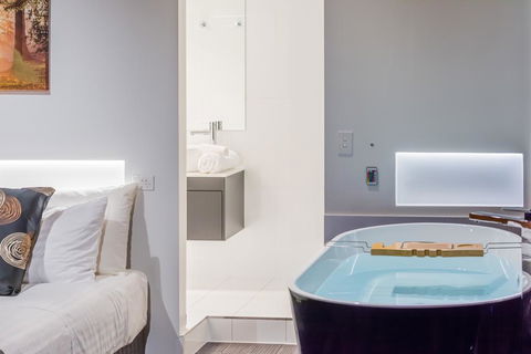 Waterfall Springs Retreat - Accommodation Australia 0