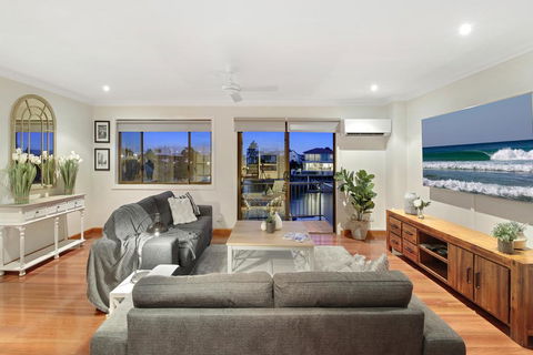 Waterfront Boutique Apartment - Personal Concierge - Accommodation Australia 0