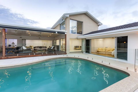 Waterfront Entertainer - Accommodation Australia 3