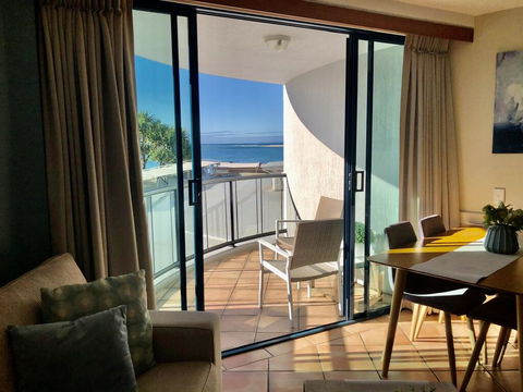 Waterfront Resort, Perfect For A Couples Getaway! - Accommodation Australia 3