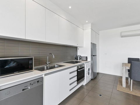 WATERFRONT SEVEN - In The Heart Of Lorne - Accommodation Australia 1