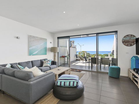 WATERFRONT SEVEN - In The Heart Of Lorne - Accommodation Australia 0