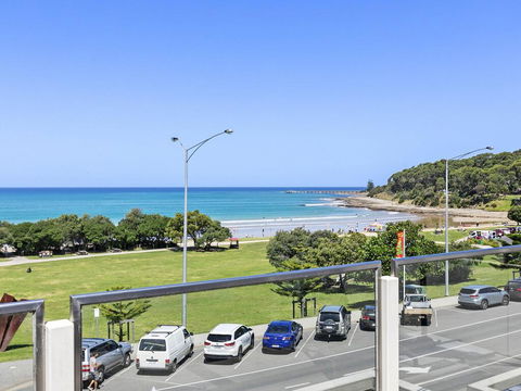 WATERFRONT SEVEN - In The Heart Of Lorne - Accommodation Australia 2