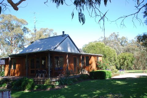 Bluegum Ridge Cottages - Local Tourism 0
