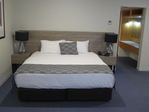 The Dingley Hotel - Accommodation Australia 41