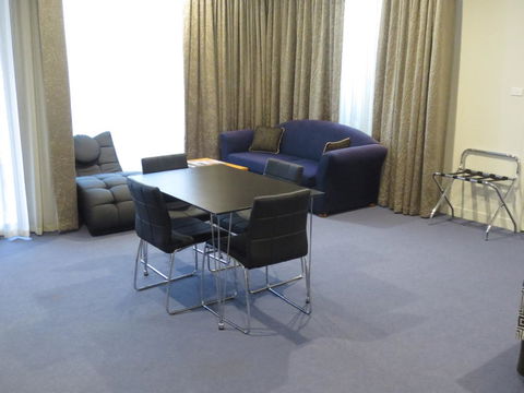 The Dingley Hotel - Accommodation Australia 42