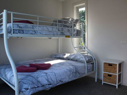 Central To Cowes - Local Tourism 7