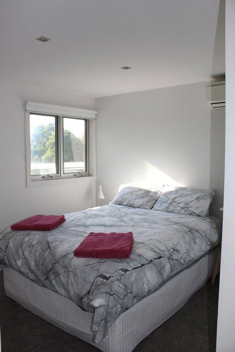 Central To Cowes - Local Tourism 6