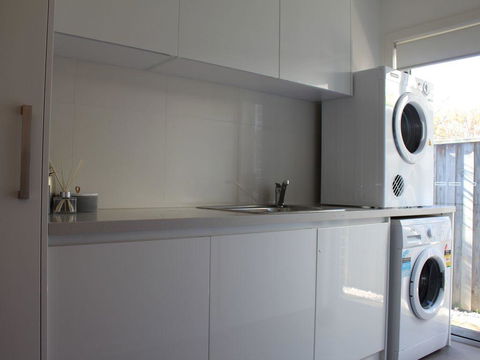 Central To Cowes - Local Tourism 10