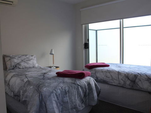 Central To Cowes - Local Tourism 8