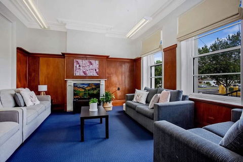 Plummers Mill - Central Townhouse - Accommodation Australia 1