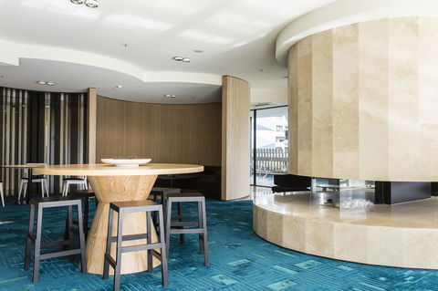 Complete Host 50 Claremont St Apartments - Accommodation Australia 4