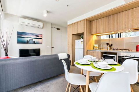 Complete Host 50 Claremont St Apartments - Accommodation Australia 25