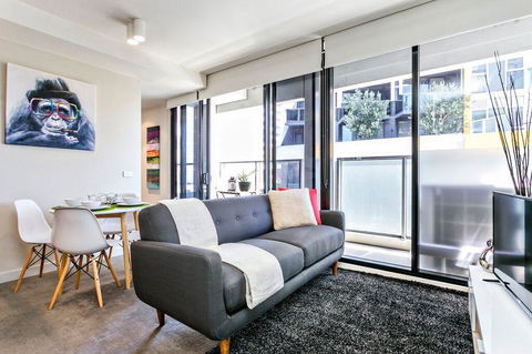 Complete Host 50 Claremont St Apartments - Accommodation Australia 17