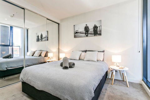 Complete Host 50 Claremont St Apartments - Accommodation Australia 18