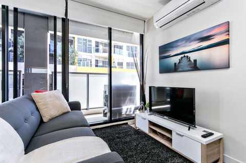 Complete Host 50 Claremont St Apartments - Accommodation Australia 30