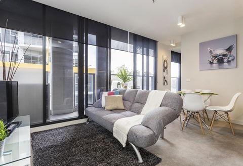 Complete Host 50 Claremont St Apartments - Accommodation Australia 11
