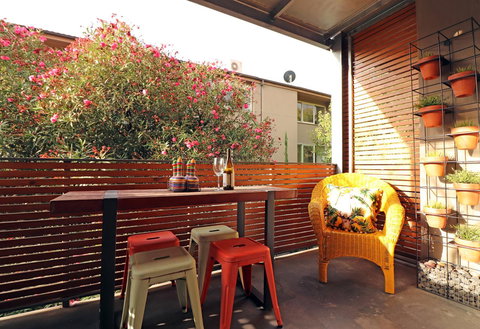 Colour Pop Fitzroy - 3 Bedroom Pet Friendly - Accommodation Australia 6