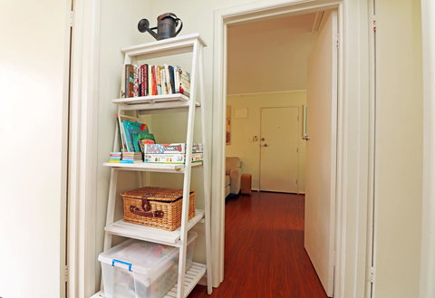 Colour Pop Fitzroy - 3 Bedroom Pet Friendly - Accommodation Australia 27