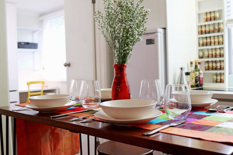 Colour Pop Fitzroy - 3 Bedroom Pet Friendly - Accommodation Australia 23