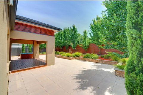 Newington Lakehouse - Local Tourism 11