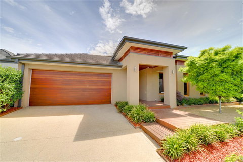 Newington Lakehouse - Local Tourism 0