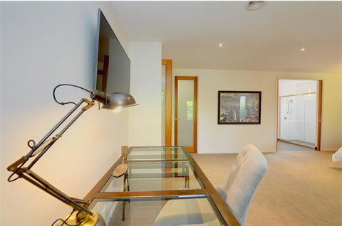 Newington Lakehouse - Local Tourism 7