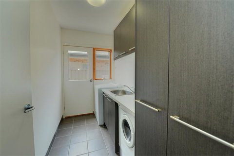 Newington Lakehouse - Local Tourism 3