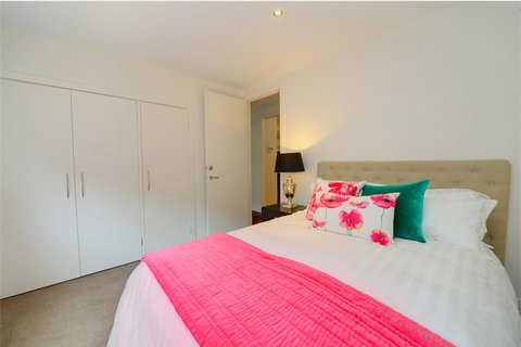 Newington Lakehouse - Local Tourism 12