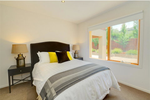 Newington Lakehouse - Local Tourism 6