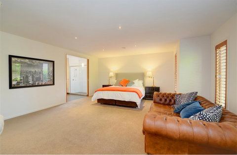 Newington Lakehouse - Local Tourism 14