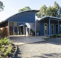 Corrugated Cottage - Bed n Breakfasts