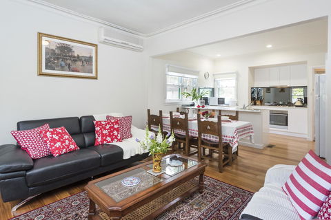 Hillside House - Accommodation Australia 1