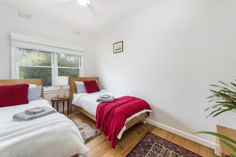 Hillside House - Accommodation Australia 5