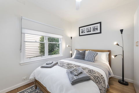 Hillside House - Accommodation Australia 7