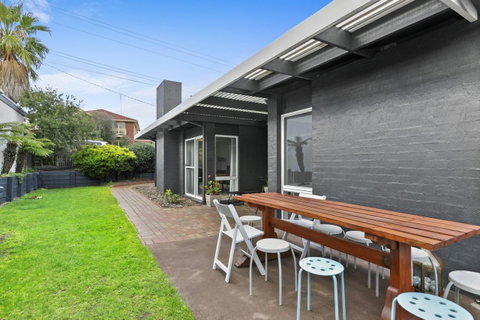 Mysa Anglesea Sleeps 7 WiFi SmartTV Cafes Shops - Accommodation Australia 13