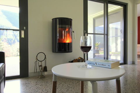3 Bells Alpine Cottage - Accommodation Australia 19
