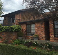 Bricks and Roses - Bed n Breakfasts