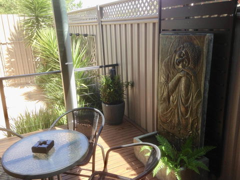Black Lotus Townhouse - Accommodation Australia 2