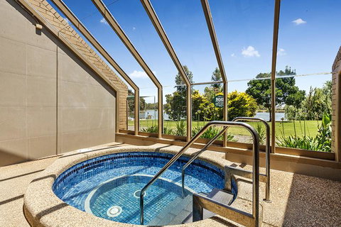 Lakeside Country Club - Accommodation Australia 1