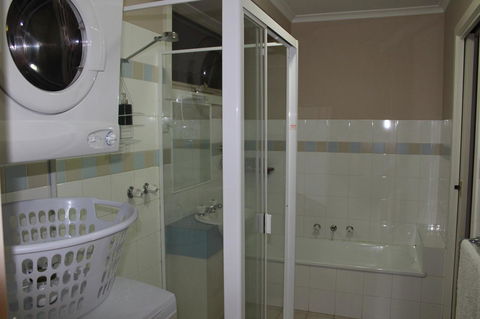 Australian Home Away @ Box Hill 2 Bedroom - Accommodation Australia 10