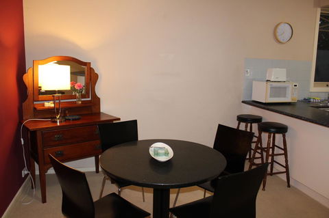 Australian Home Away @ Box Hill 2 Bedroom - Accommodation Australia 9