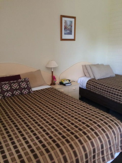 Ambassador Motor Inn - Accommodation Australia 27
