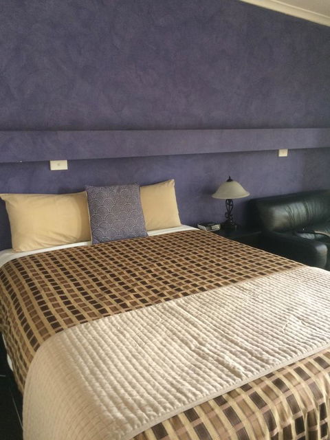 Ambassador Motor Inn - Accommodation Australia 30