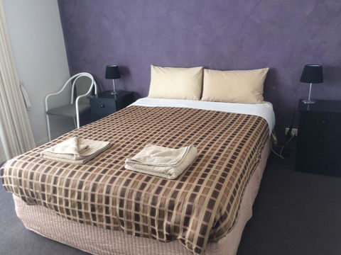 Ambassador Motor Inn - Accommodation Australia 4
