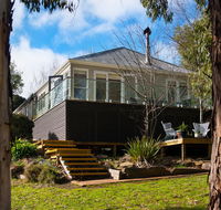 Lake Como Villa - Accommodation Australia